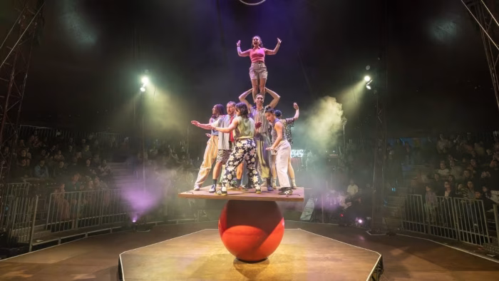The Revel Puck Circus - A Glimmer Daze Gambit
